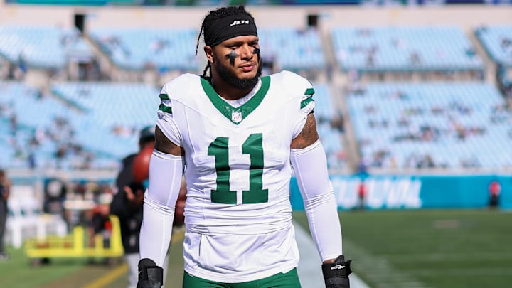 New York Jets defensive end Jermaine Johnson New York Jets defensive end Jermaine Johnson