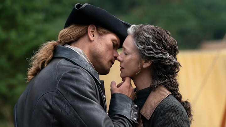 Sam Heughan (“Jamie Fraser”) and Caitríona Balfe (“Claire Fraser”) in Outlander season 8 episode 10. 