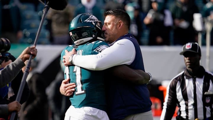 Dec 4, 2022; Philadelphia, Pennsylvania, USA; Tennessee Titans head coach Mike Vrabel hugs Philadelphia Eagles wide receiver A.J. Brown (11) as the teams get ready to face off at Lincoln Financial Field. Mandatory Credit: George Walker IV-Imagn Images Dec 4, 2022; Philadelphia, Pennsylvania, USA; Tennessee Titans head coach Mike Vrabel hugs Philadelphia Eagles wide receiver A.J. Brown (11) as the teams get ready to face off at Lincoln Financial Field. Mandatory Credit: George Walker IV-Imagn Images