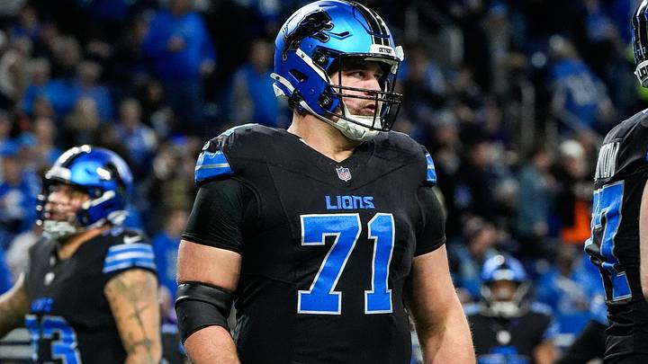 Detroit Lions guard Kevin Zeitler warms up before the game between Detroit Lions and Minnesota Vikings. Detroit Lions guard Kevin Zeitler warms up before the game between Detroit Lions and Minnesota Vikings.