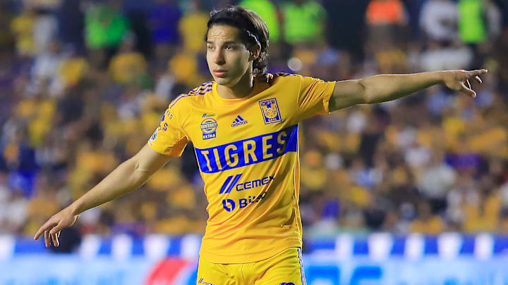 Diego Laínez entró como relevo de Tigres ante Juárez, pero no pudo anotar ni asistir.