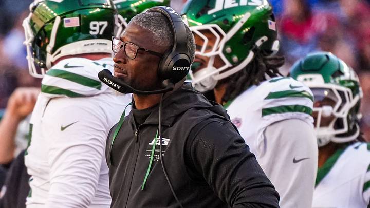 Oct 18, 2026; Foxborough, Massachusetts, USA; New York Jets head coach Aaron Glenn watches from the sideline as they take on the New England Patriots at Gillette Stadium. Mandatory Credit: David Butler II-Imagn Images Oct 18, 2026; Foxborough, Massachusetts, USA; New York Jets head coach Aaron Glenn watches from the sideline as they take on the New England Patriots at Gillette Stadium. Mandatory Credit: David Butler II-Imagn Images