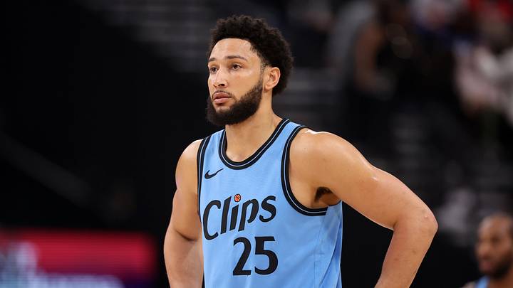 Apr 5, 2025; Inglewood, California, USA; Los Angeles Clippers guard Ben Simmons (25) looks on during the first half against the Dallas Mavericks at Intuit Dome. Mandatory Credit: Kiyoshi Mio-Imagn Images Apr 5, 2025; Inglewood, California, USA; Los Angeles Clippers guard Ben Simmons (25) looks on during the first half against the Dallas Mavericks at Intuit Dome. Mandatory Credit: Kiyoshi Mio-Imagn Images