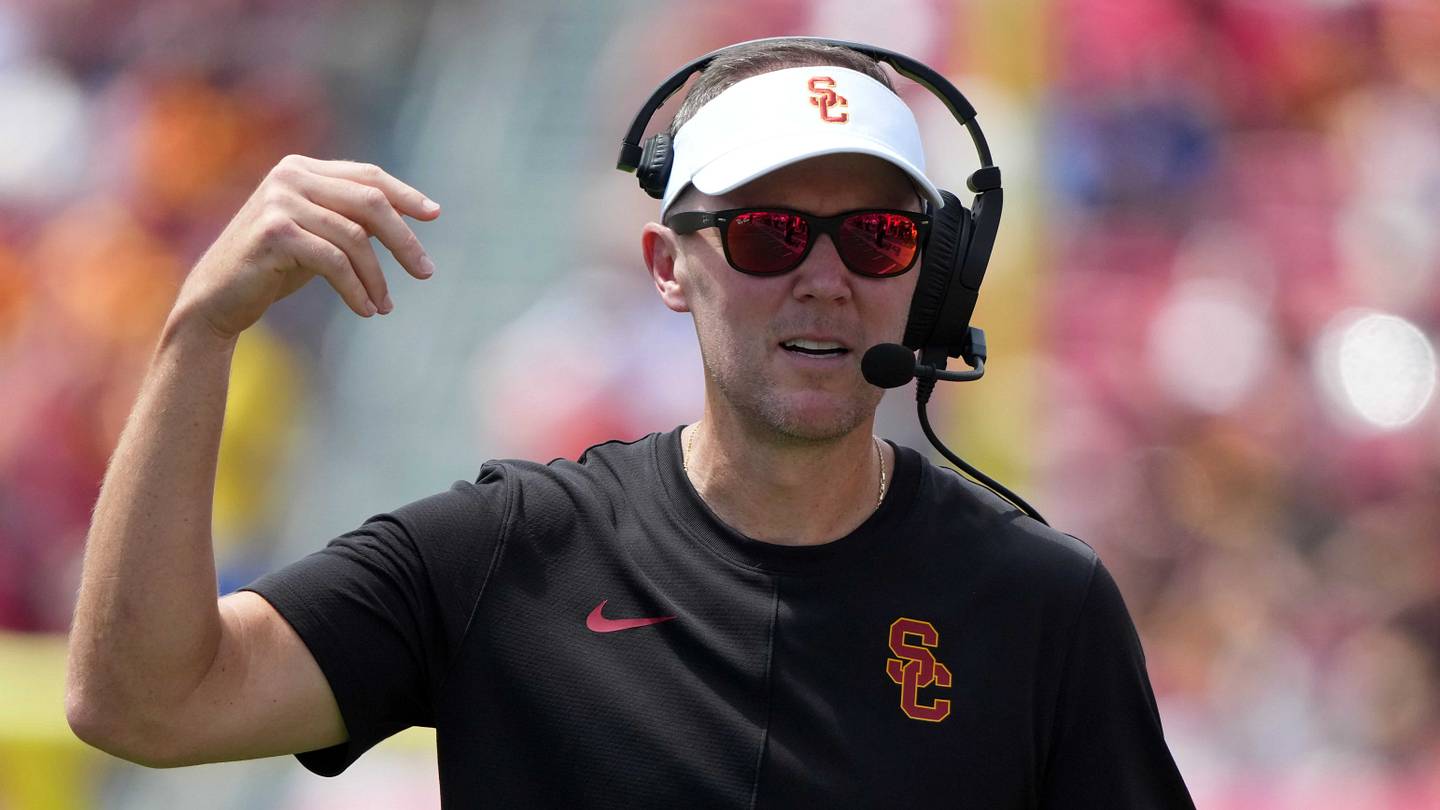 USC Trojans Showcase Depth at Crucial Position in Season Opener