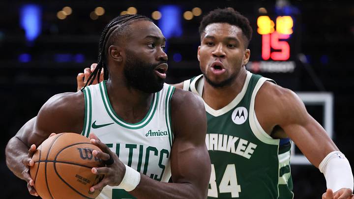 Oct 28, 2024; Boston, Massachusetts, USA; Boston Celtics forward Jaylen Brown (7) drives to the basket defended by Milwaukee Bucks forward Giannis Antetokounmpo (34) during the second half at TD Garden. Mandatory Credit: Paul Rutherford-Imagn Images Oct 28, 2024; Boston, Massachusetts, USA; Boston Celtics forward Jaylen Brown (7) drives to the basket defended by Milwaukee Bucks forward Giannis Antetokounmpo (34) during the second half at TD Garden. Mandatory Credit: Paul Rutherford-Imagn Images