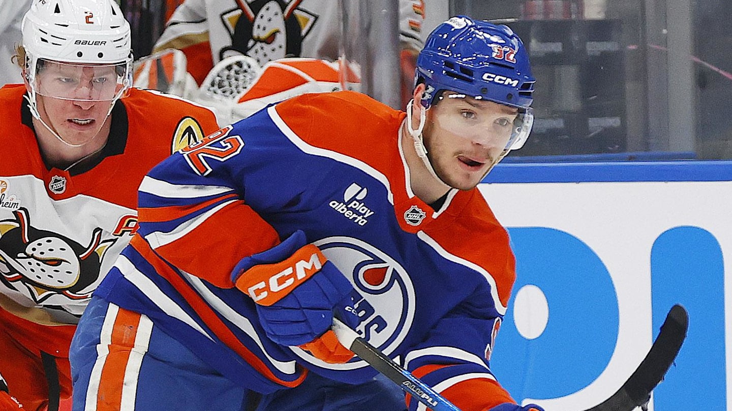 Oilers Aim for Fourth Consecutive Victory Against Struggling Kraken