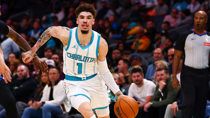 Los Hornets podrían aceptar una propuesta de los Lakers por LaMelo Ball