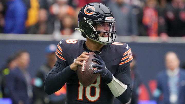 Chicago Bears quarterback Caleb Williams looks to throw a pass.
