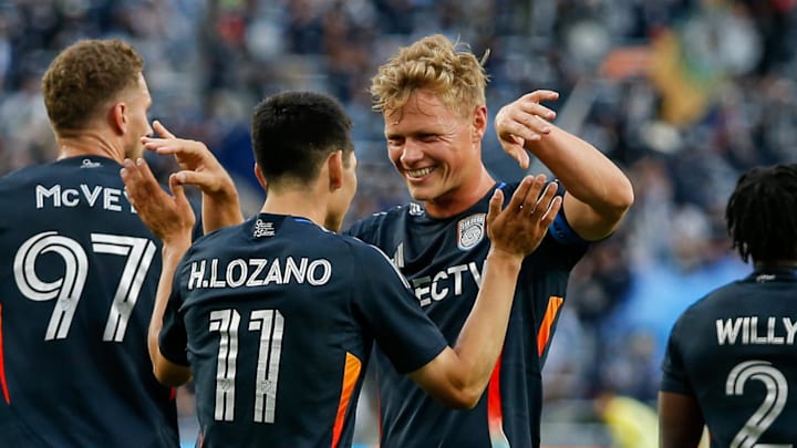 Jeppe Tverskov (right) and Chucky Lozano helped San Diego FC to a 5–0 win over FC Dallas on Matchday 11 