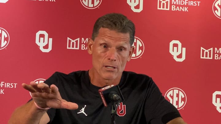 Oklahoma coach Brent Venables Oklahoma coach Brent Venables