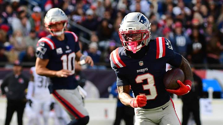 Oct 26, 2025; Foxborough, Massachusetts, USA; New England Patriots wide receiver Demario Douglas (3) runs with the ball during the third quarter against the Cleveland Browns at Gillette Stadium. Mandatory Credit: Bob DeChiara-Imagn Images Oct 26, 2025; Foxborough, Massachusetts, USA; New England Patriots wide receiver Demario Douglas (3) runs with the ball during the third quarter against the Cleveland Browns at Gillette Stadium. Mandatory Credit: Bob DeChiara-Imagn Images