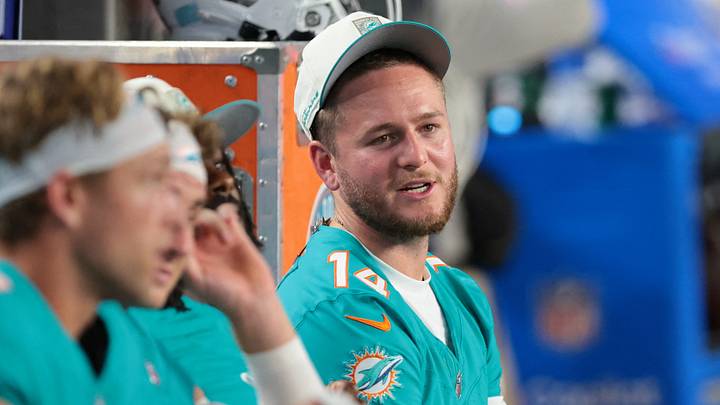 Aug 28, 2026; Miami Gardens, Florida, USA; Miami Dolphins quarterback Quinn Ewers (14) speaks to quarterback Malik Willis (not pictured) against the Atlanta Falcons during the second half at Hard Rock Stadium. Aug 28, 2026; Miami Gardens, Florida, USA; Miami Dolphins quarterback Quinn Ewers (14) speaks to quarterback Malik Willis (not pictured) against the Atlanta Falcons during the second half at Hard Rock Stadium.