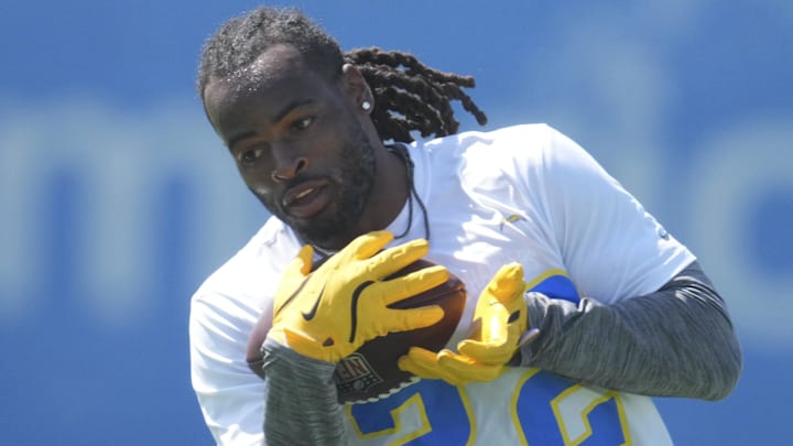 May 20, 2025; El Segundo, CA, USA; Los Angeles Chargers running back Najee Harris (22) catches the ball during offseason workouts at The Bolt. Mandatory Credit: Kirby Lee-Imagn Images