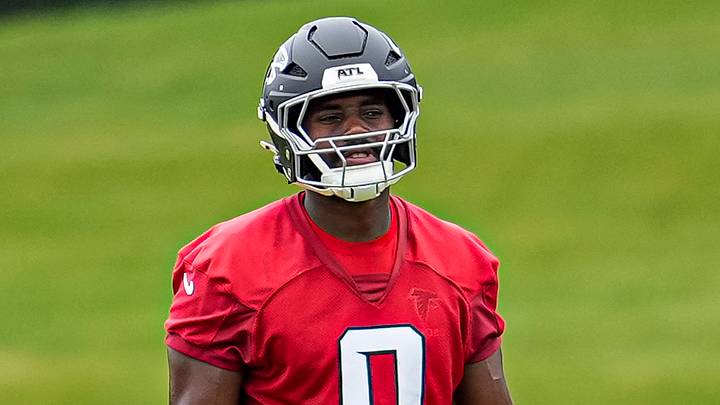 Atlanta Falcons linebacker Divine Deablo Atlanta Falcons linebacker Divine Deablo