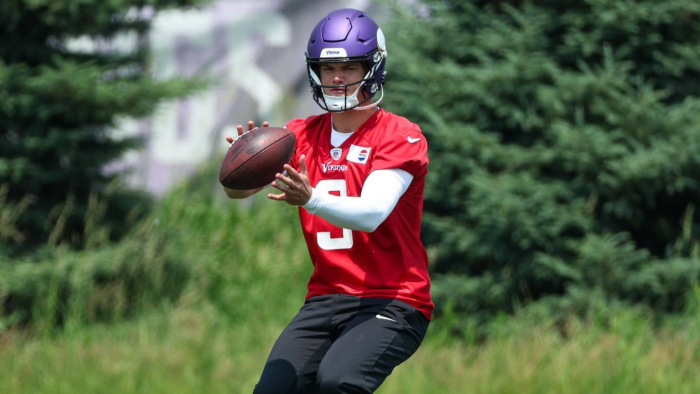 3 Intriguing Position Battles to Follow During 2026 Vikings OTAs