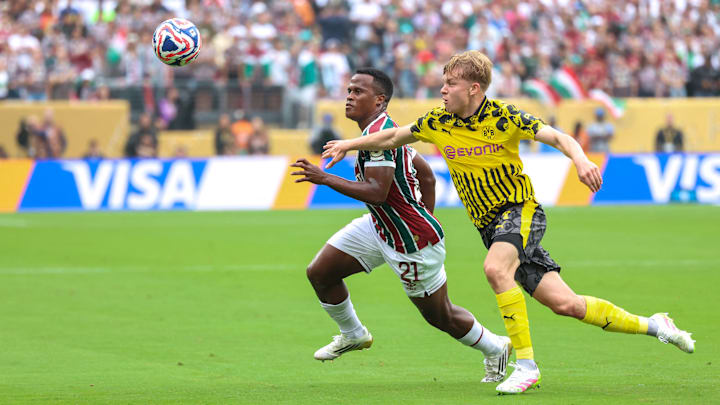 Arias foi eleito o melhor em campo contra o Dortmund