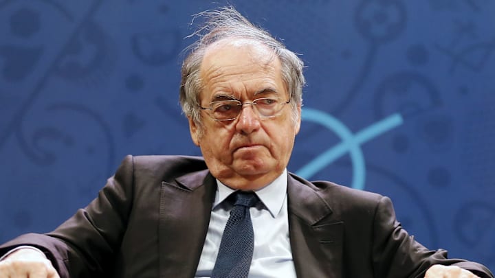 Noël Le Graët se fait remonter les bretelles.