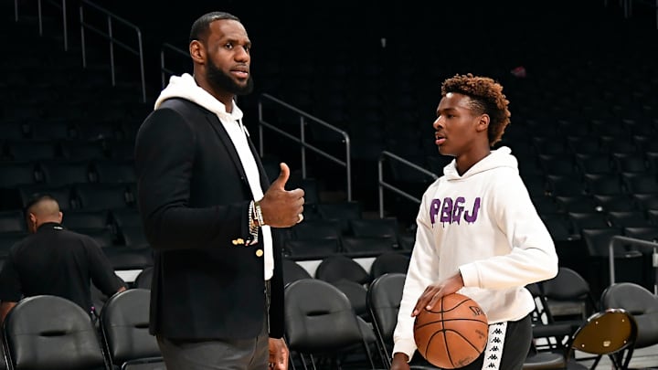 LeBron afirmó que pretende retirarse tras jugar con su hijo en la NBA