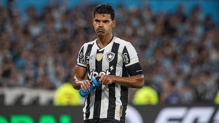 Danilo Barbosa perdeu espaço no Botafogo