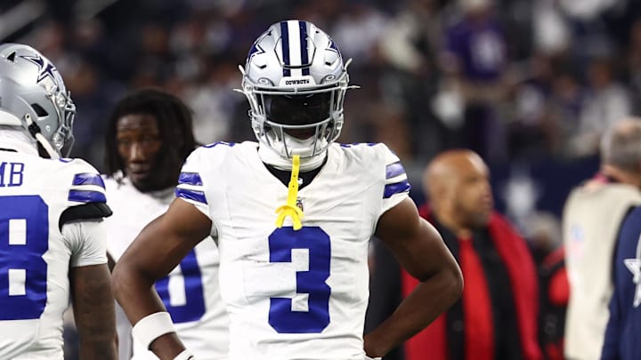 Dallas Cowboys wide receiver George Pickens warms up before a game against the Minnesota Vikings at AT&T Stadium. 