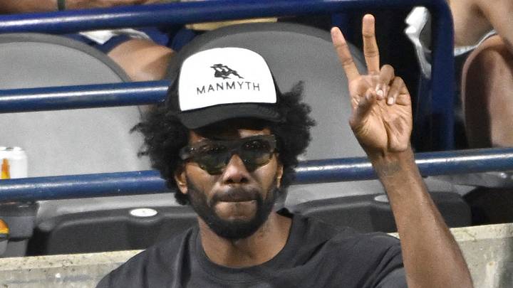 Aug 11, 2026; Toronto, Ontario, Canada; Los Angeles Clippers forward Kawhi Leonard gestures to fans as he is shown on the stadium video screen during a break in the quarter final match between Naomi Osaka (JPN) and Elena Rybakina (KAZ) at Sobeys Stadium. Mandatory Credit: Dan Hamilton-Imagn Images Aug 11, 2026; Toronto, Ontario, Canada; Los Angeles Clippers forward Kawhi Leonard gestures to fans as he is shown on the stadium video screen during a break in the quarter final match between Naomi Osaka (JPN) and Elena Rybakina (KAZ) at Sobeys Stadium. Mandatory Credit: Dan Hamilton-Imagn Images
