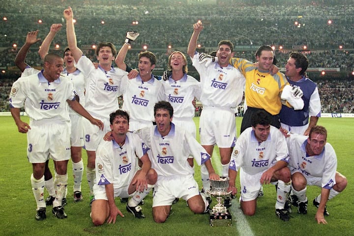 นักเตะเรอัล มาดริดในการเฉลิมฉลอง นักเตะเรอัล มาดริดในการเฉลิมฉลอง