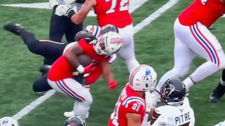 This clearly should have been a penalty against the Texans. This clearly should have been a penalty against the Texans.