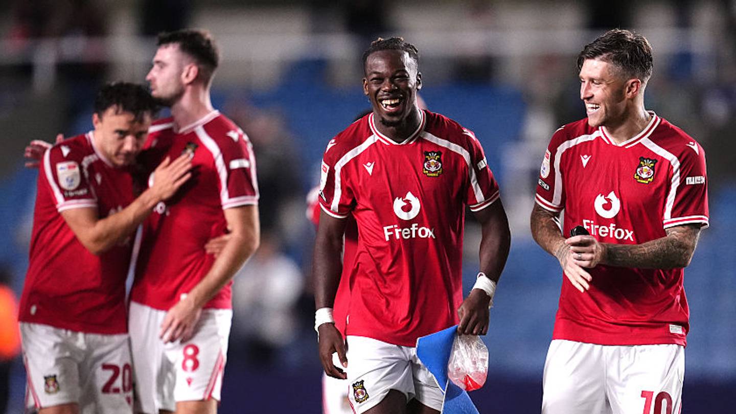 Photo: si.com Premier League Clubs Navigate Three-Week International Break