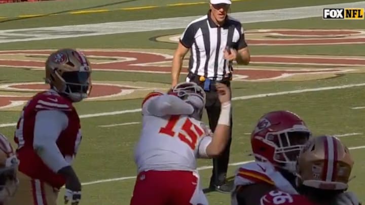 Patrick Mahomes and the Chiefs should be mad about this no call against the 49ers. 