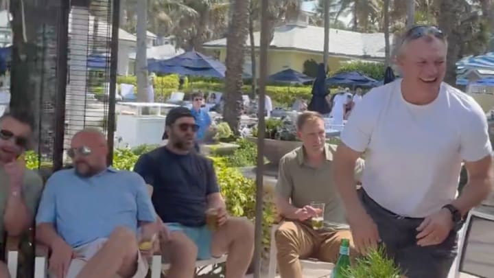 Jay Glazer captured quite the poolside hangout at the NFL's annual meetings on Tuesday. Jay Glazer captured quite the poolside hangout at the NFL's annual meetings on Tuesday.