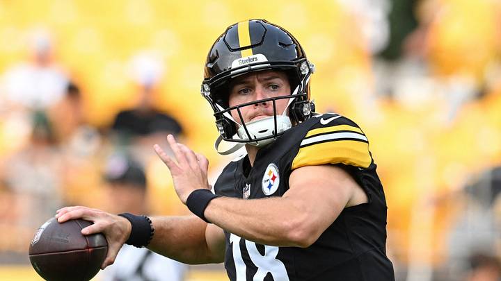 Aug 13, 2026; Pittsburgh, Pennsylvania, USA; Pittsburgh Steelers quarterbacks Will Howard (18) and Drew Allar (16) warm up for a pre-season game against the Green Bay Packers at Acrisure Stadium. Mandatory Credit: Barry Reeger-Imagn Images Aug 13, 2026; Pittsburgh, Pennsylvania, USA; Pittsburgh Steelers quarterbacks Will Howard (18) and Drew Allar (16) warm up for a pre-season game against the Green Bay Packers at Acrisure Stadium. Mandatory Credit: Barry Reeger-Imagn Images