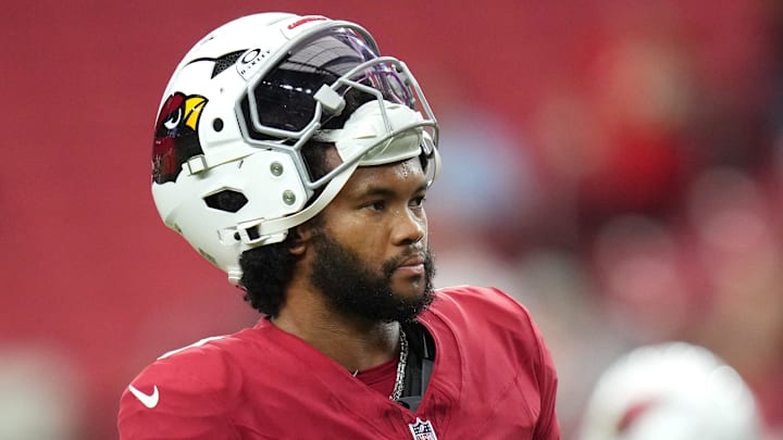 Arizona Cardinals quarterback Kyler Murray (1) walks the field before their preseason game against the Kansas City Chiefs at State Farm Stadium on Aug. 9, 2025.