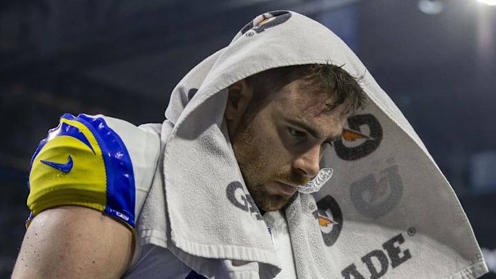Jan 14, 2024; Detroit, Michigan, USA; Los Angeles Rams tight end Tyler Higbee (89) leaves the field after losing a 2024 NFC wild card game against the Detroit Lions at Ford Field. Mandatory Credit: David Reginek-Imagn Images Jan 14, 2024; Detroit, Michigan, USA; Los Angeles Rams tight end Tyler Higbee (89) leaves the field after losing a 2024 NFC wild card game against the Detroit Lions at Ford Field. Mandatory Credit: David Reginek-Imagn Images
