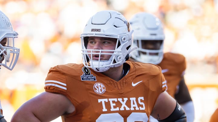 Texas Longhorns offensive lineman Connor Robertson (62) against the Clemson Tigers. 