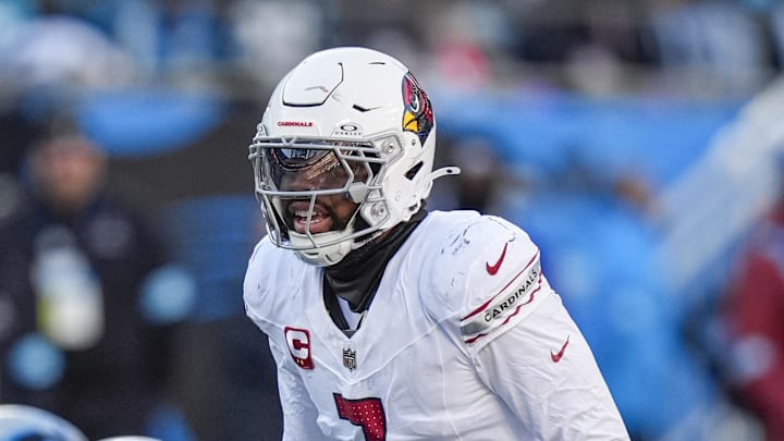 Dec 22, 2024; Charlotte, North Carolina, USA; Arizona Cardinals linebacker Kyzir White (7) during the second half against the Carolina Panthers at Bank of America Stadium. Mandatory Credit: Jim Dedmon-Imagn Images
