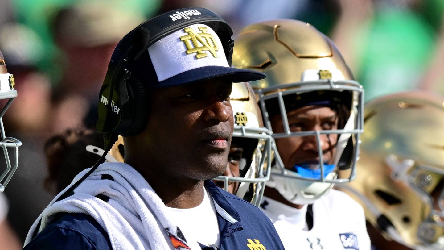 Aaron Henry Thrives at Notre Dame Amid Illinois Defensive Turmoil