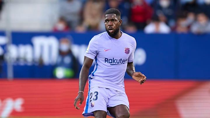 Umtiti va encore être absent quelques mois