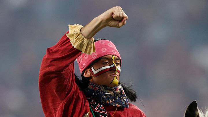 Dec 29, 2022; Orlando, Florida, USA; Florida State Seminoles Chief Osceola and horse Renegade entertain the crowd before the 2022 Cheez-It Bowl against the Oklahoma Sooners at Camping World Stadium. Mandatory Credit: Nathan Ray Seebeck-Imagn Images Dec 29, 2022; Orlando, Florida, USA; Florida State Seminoles Chief Osceola and horse Renegade entertain the crowd before the 2022 Cheez-It Bowl against the Oklahoma Sooners at Camping World Stadium. Mandatory Credit: Nathan Ray Seebeck-Imagn Images