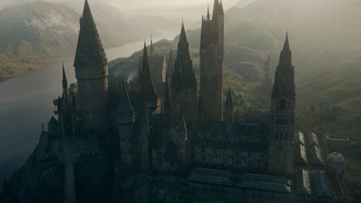 Hogwarts in a scene from Warner Bros. Pictures' fantasy adventure "FANTASTIC BEASTS: THE SECRETS OF DUMBLEDORE.”