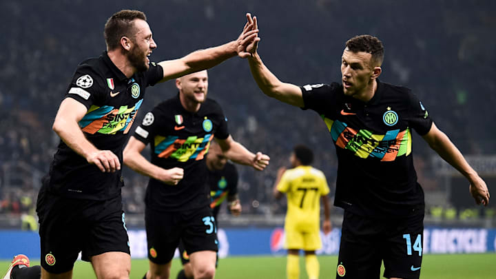 Stefan de Vrij e Ivan Perisic