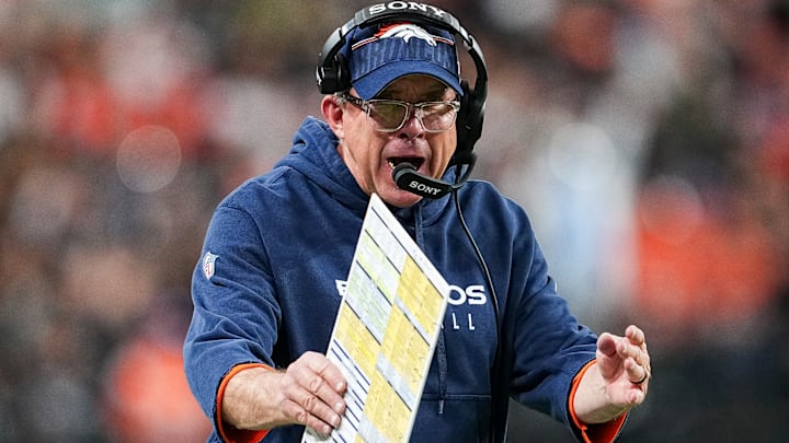 Denver Broncos v Las Vegas Raiders - NFL 2025