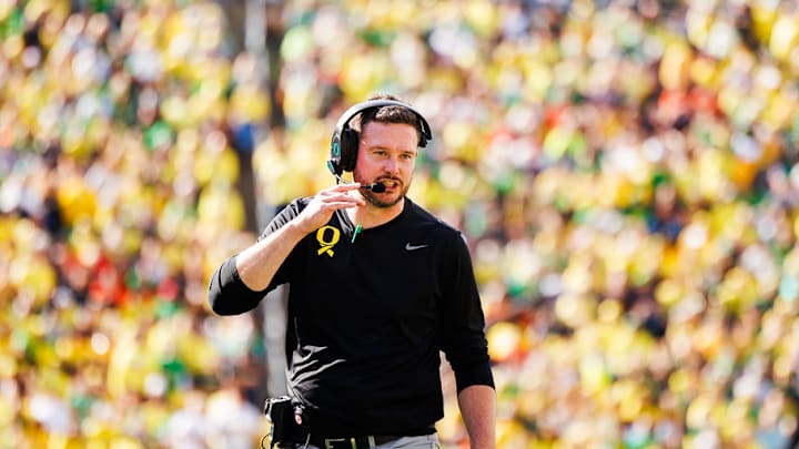Oregon Ducks beat Illinois Fighting Ilini in Autzen Stadium: Oregon coach Dan Lanning