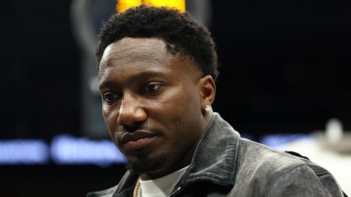 NFL wide receiver Deebo Samuel Sr. in attendance at a 2026 NBA matchup between the Phoenix Suns and the Los Angeles Clippers