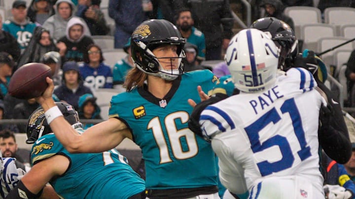 Jacksonville Jaguars quarterback Trevor Lawrence (16) looks to throw in the first quarter during an NFL football game at EverBank Stadium, Sunday, Dec. 7, 2025, in Jacksonville, Fla. [Doug Engle/Florida Times-Union]