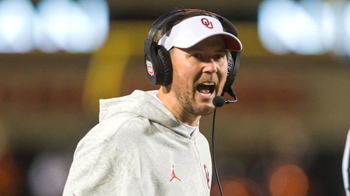 Lincoln Riley could bring recruits with him to USC. 