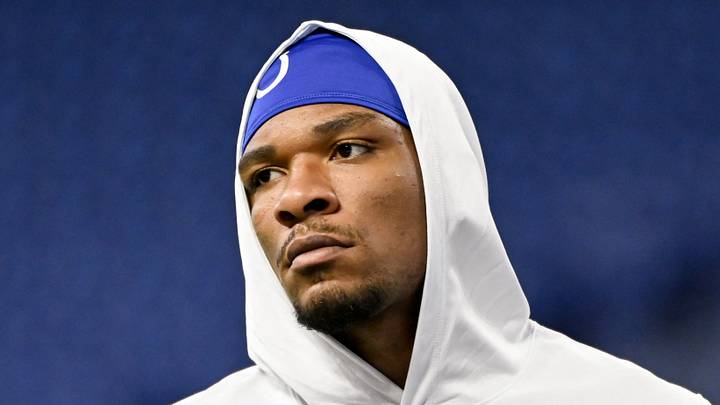 Indianapolis Colts quarterback Anthony Richardson Sr. warms up