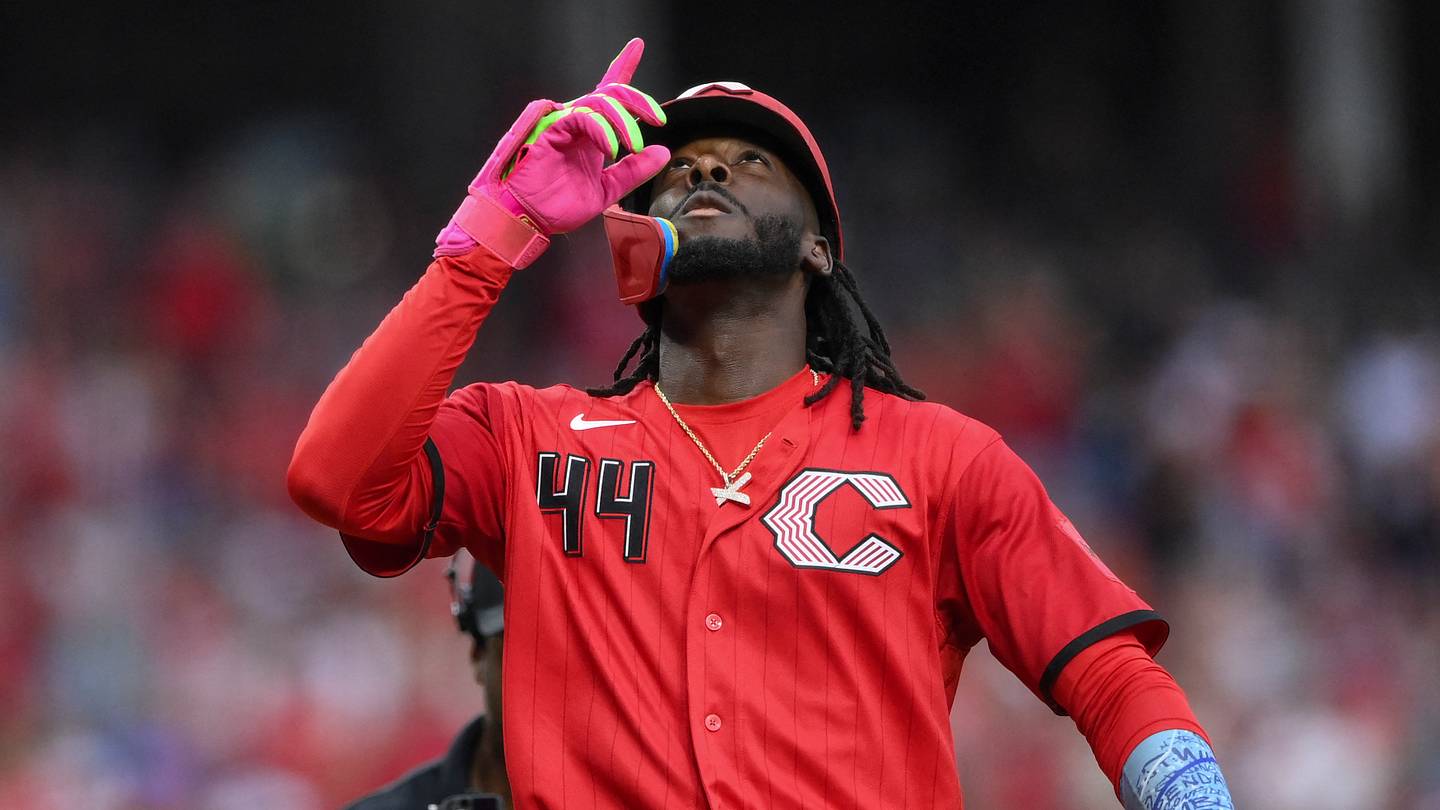 Reds News: Elly De La Cruz HR streak, Emilio Pagán's contract, Sonny Gray's future