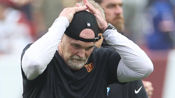 Washington Commanders head coach Dan Quinn 