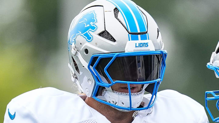 Detroit Lions linebackers Alex Anzalone (34).