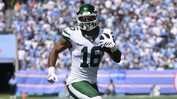 New York Jets tight end Kenyon Sadiq hasn't made much of an impact lately, but he can still be used in other ways. New York Jets tight end Kenyon Sadiq hasn't made much of an impact lately, but he can still be used in other ways.
